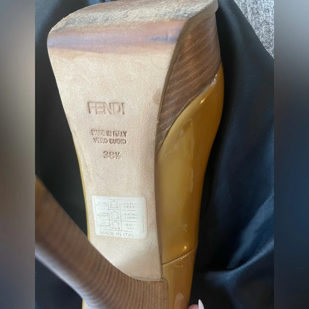 Fendi “Fendista” Tan Leather Logo Platform Pumps - Picture 3 of 7